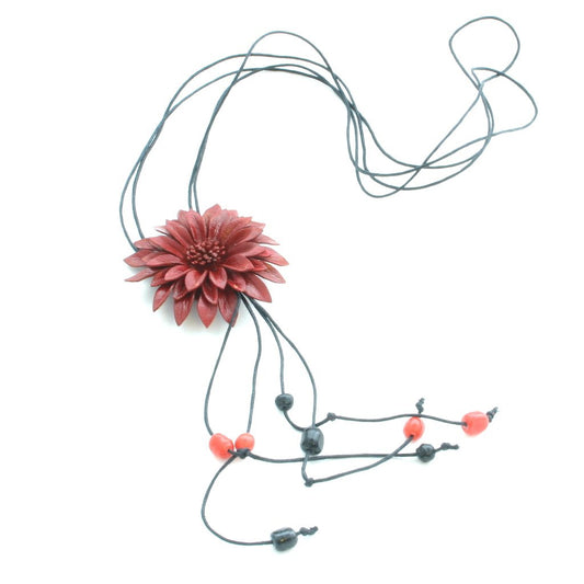 Collier fleur en cuir