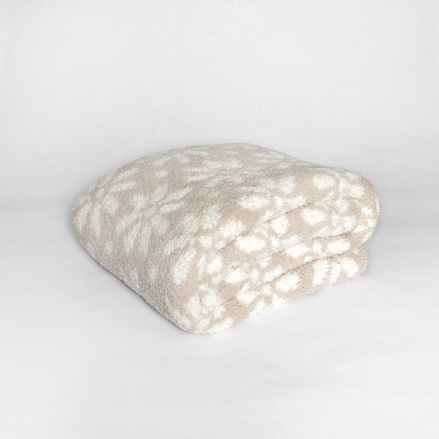 Daisy Print Blushing Beige and White Extended Throw