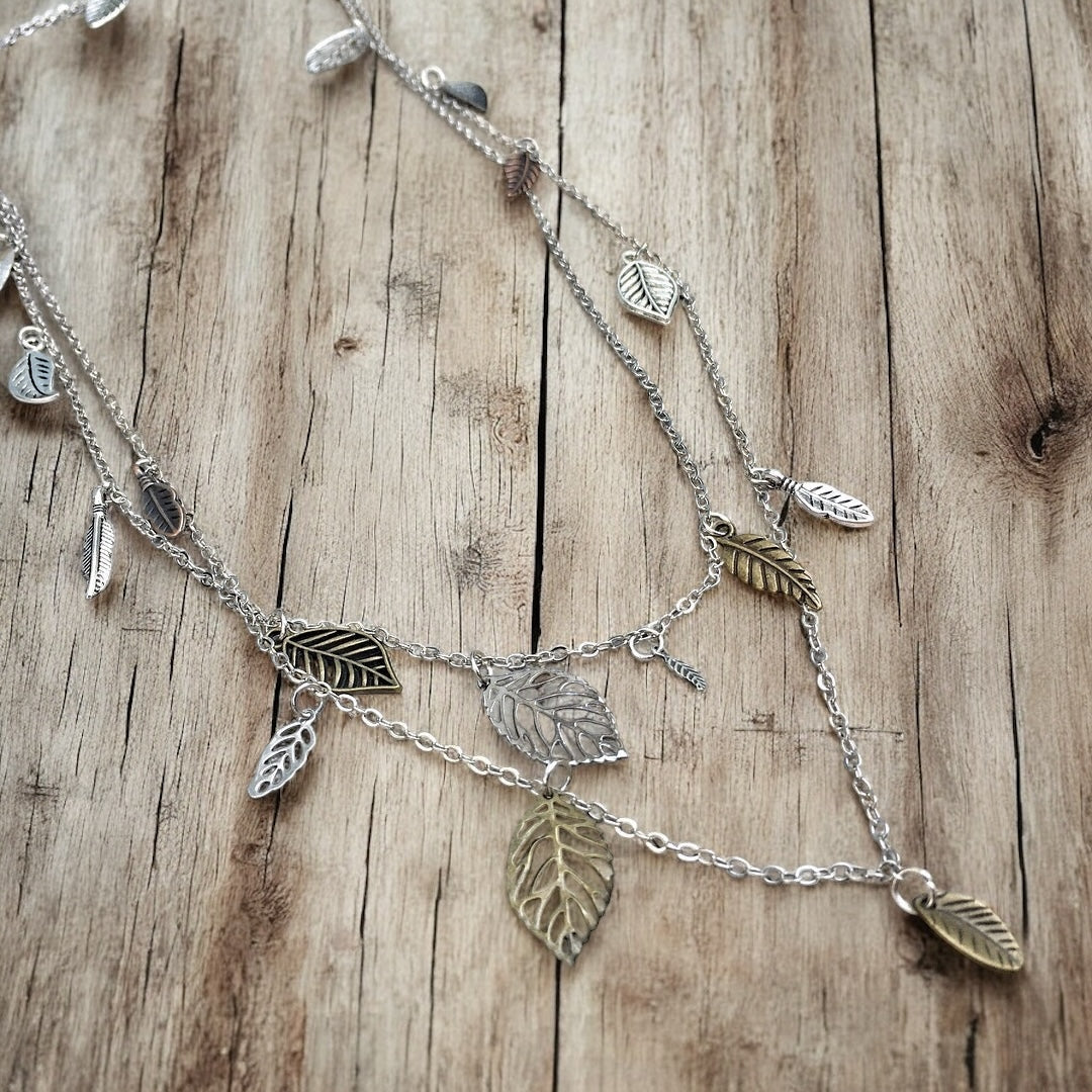 Collier Feuille Cascade – Longue chaîne à superposition avec feuilles en argent et métaux mélangés en cascade