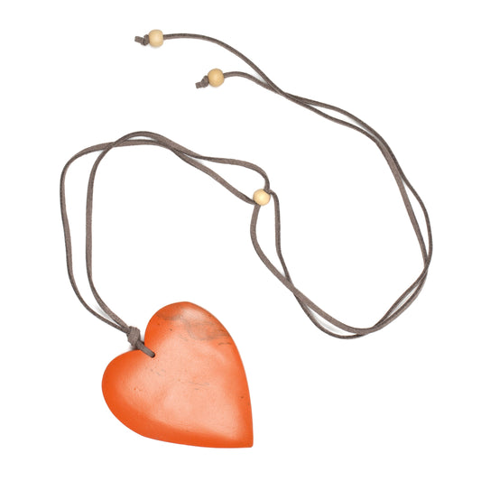 Collier cœur en bois teinté