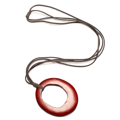 Pendentif ovale simple sur suède