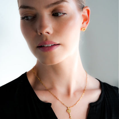 FOREVER Gold: Boucles d'oreilles clous éblouissantes en zircone cubique (CZ) en forme de cœur