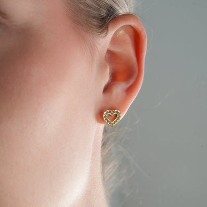 FOREVER Gold: Boucles d'oreilles clous éblouissantes en zircone cubique (CZ) en forme de cœur