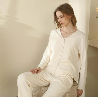 Ensemble pyjama trois pièces pour femme avec cardigan et bretelles style français