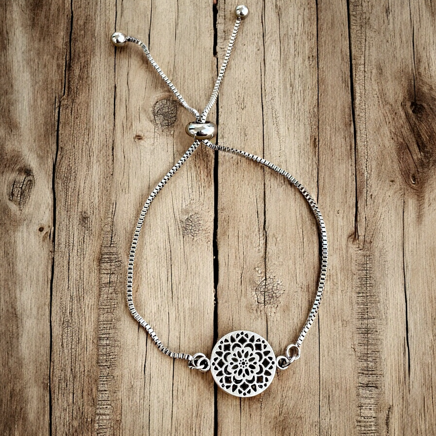 Bracelet ajustable - Médaillon argenté