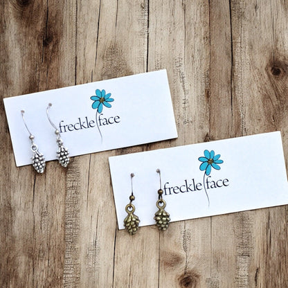 Boucles d'oreilles Pommes de Pin – Boucles d'oreilles pendantes hypoallergéniques inspirées de la nature