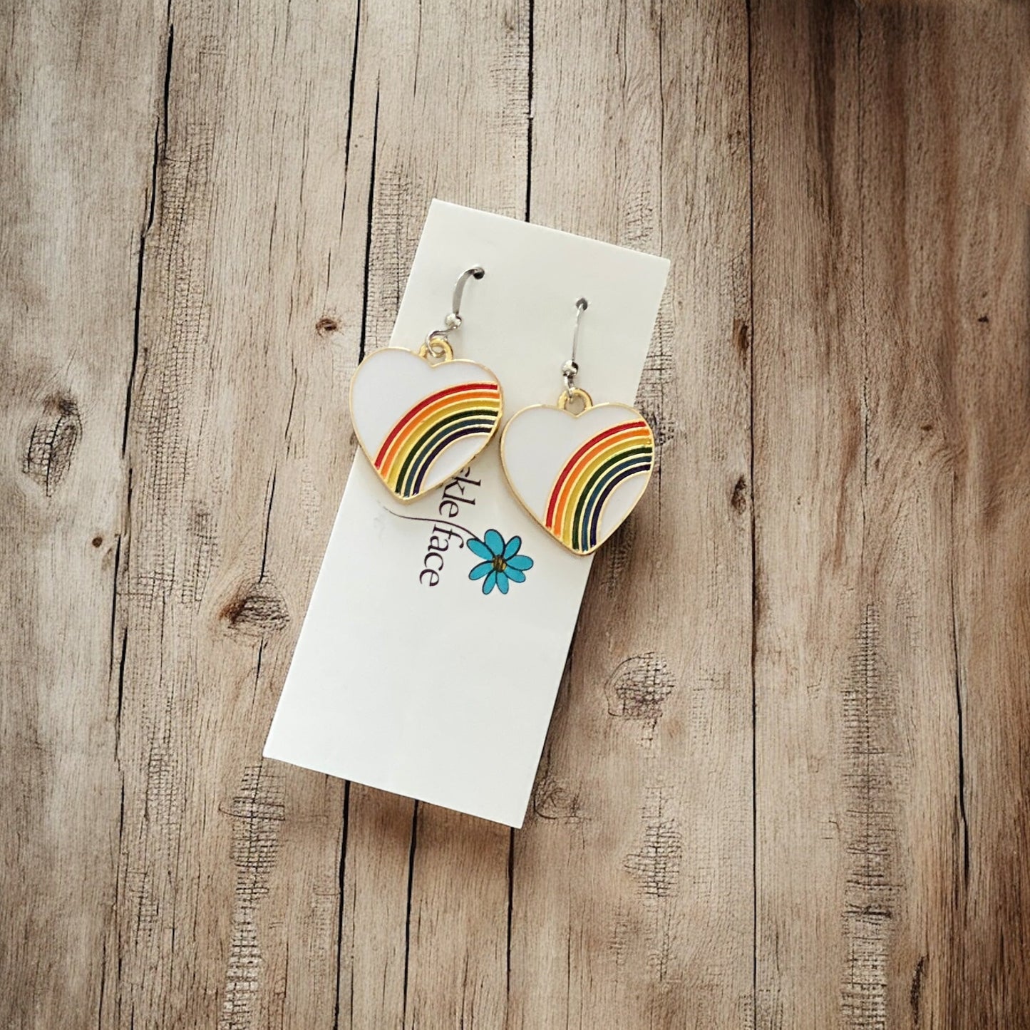 Boucles d'Oreilles Cœur Arc-en-ciel – Émail Blanc & Arc-en-ciel Multicolore