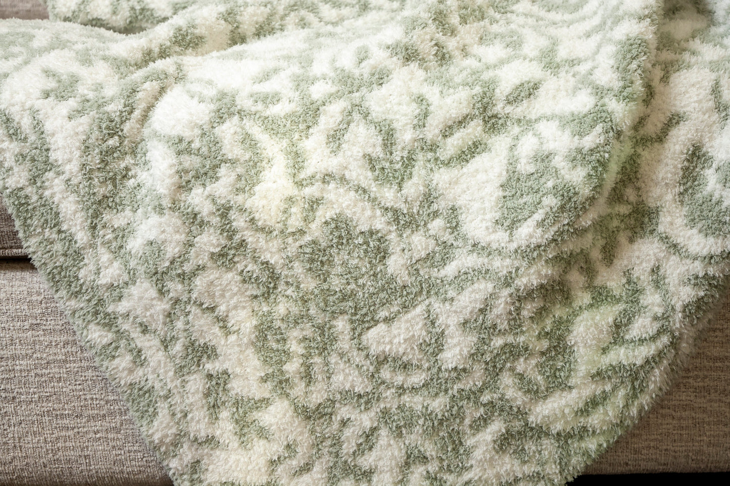 Desert Sage & White Fairy Garden Vine Print Extended Throw