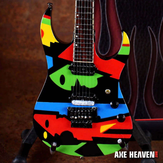 Réplique de mini-guitare de collection "Color Cubist" de John Petrucci, conçue par Picasso