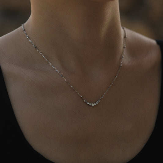 Chaîne KIMI Perlée en Argent avec Pendentif Fin en Zirconium serti de Pavés