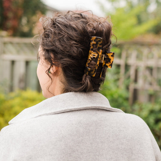 Classic Claw Clip - Tortoise Shell