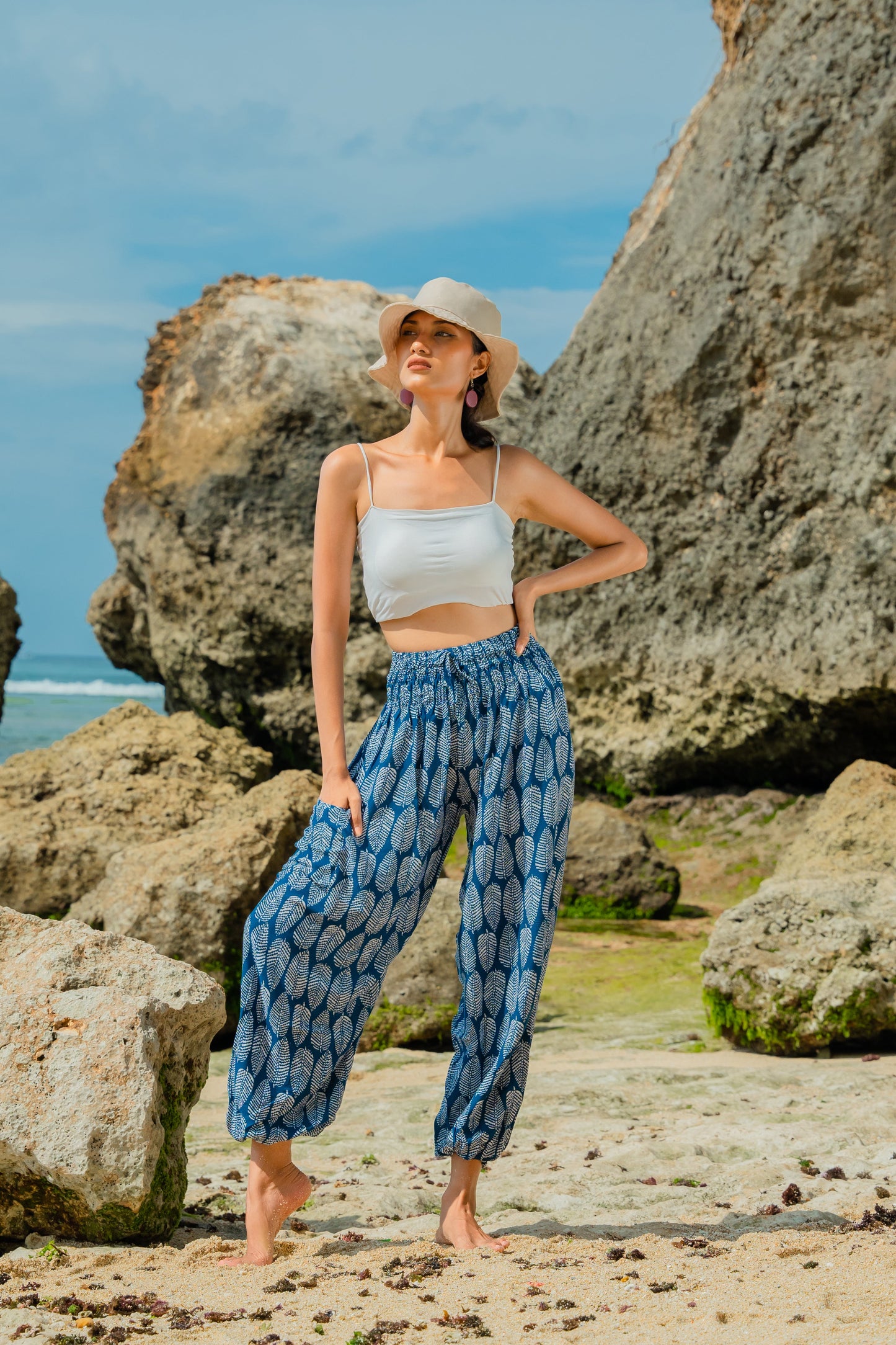 Leaf Print Bali Pants - Navy & White