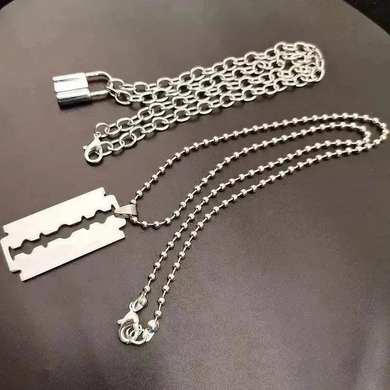 Collier superposé style punk