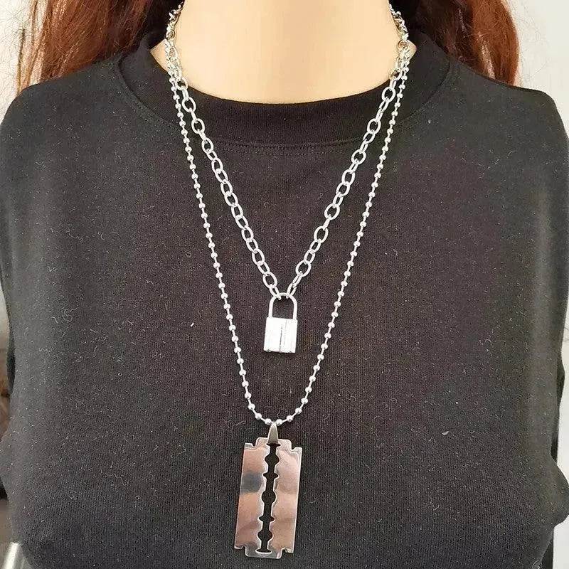 Collier superposé style punk