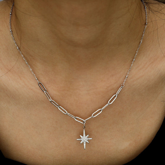 MALVINA Mélange de Chaîne Argentée avec Pendentif Étoile Pavé de Zircons