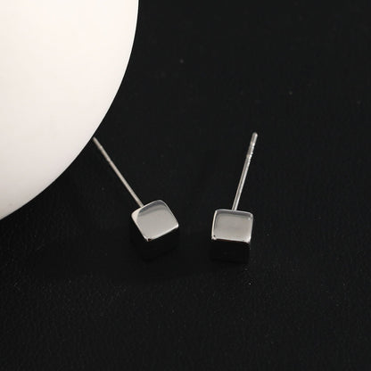 Style SYNNE: Square Bead Minimalist Stud Earrings in Gold & Silver