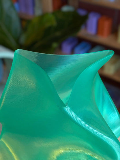 VASE. BULL KELP.