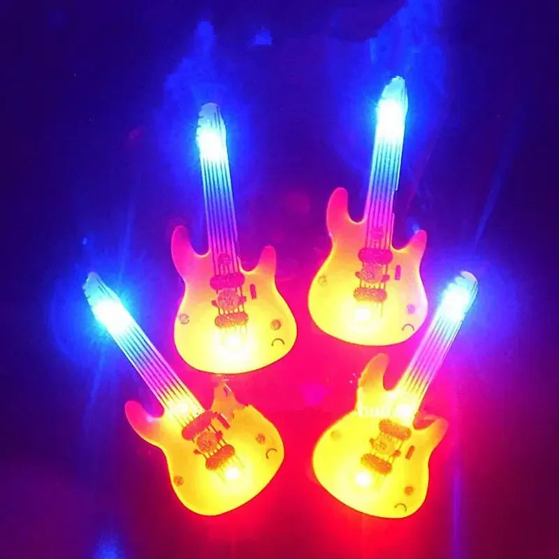 25pcs Party Love LED Flashing Brooch Pin Cartoon Light up Glow Badge Gift Cosplay Navidad Wedding Festival Halloween Christmas