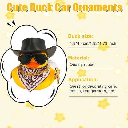 2 canards en caoutchouc amusants pour tableau de bord de voiture - Canard avec chapeau de cowboy, écharpe, lunettes de soleil, arme pour décoration de voiture, de bureau.