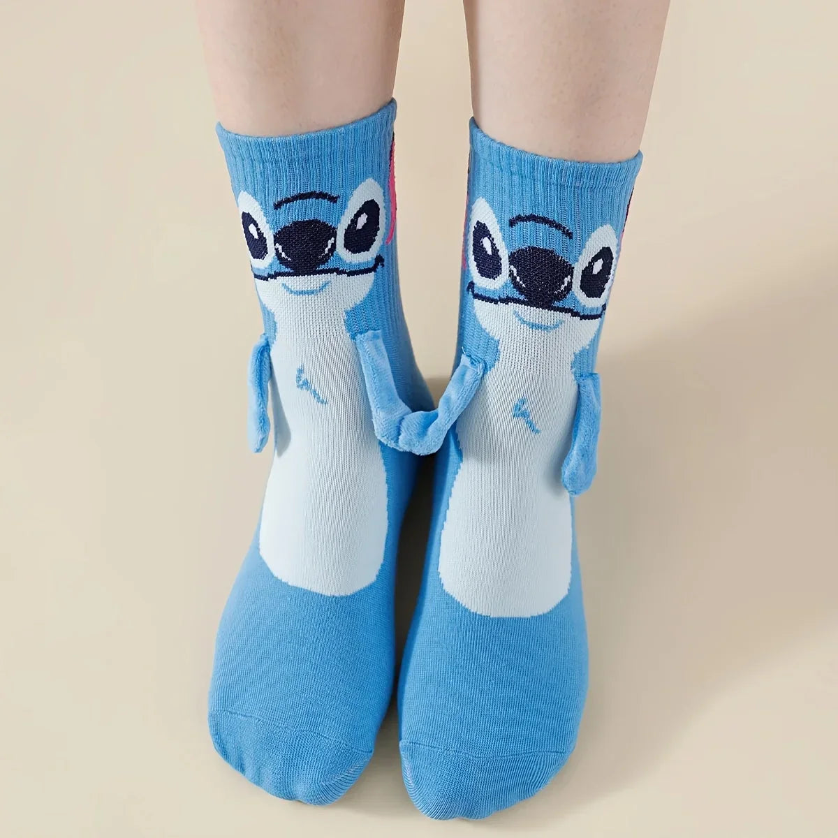 Chaussettes Main dans la main Stitch Dessin Animé Amusantes Mode Polyvalentes Douces Confortables Mignonnes Créatives Adultes enfants chaussettes antidérapantes jouets cadeaux