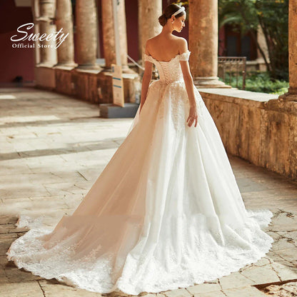 Charming Wedding Dress Embroidered Lace On Net With Ball Gown Boat Neck Sleeveless Bridal Lace Up Vestido De Novia Customized