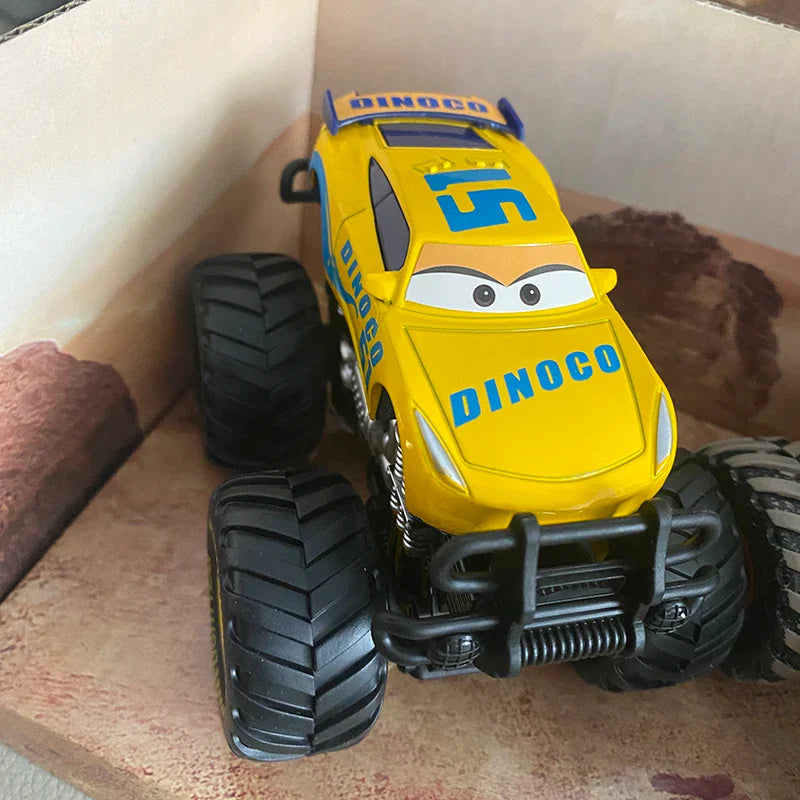 Pixar Cars 2 3 lutteur Mater et Lightning Mcqueen série de course véhicule en alliage métallique jouets pour enfants cadeau de collection à jambes hautes