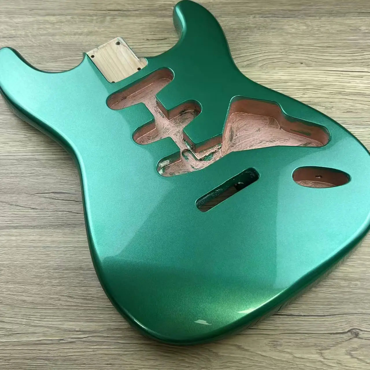 Corps de guitare électrique Alder ST - Finition polyester brillant vert métallisé |   Pièce de rechange pour Stratocaster |   Buildi de guitare bricolage