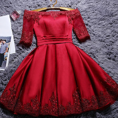 Élégantes robes de soirée épaules dénudées courtes en satin ligne A robe de cocktail avec demi-manches robe de soirée robes de bal