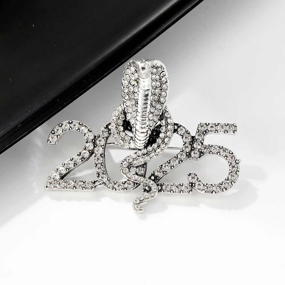 Broches serpent du zodiaque Vintage, strass créatifs pour hommes et femmes, vêtements animaux, bijoux cadeaux du nouvel an, nouvelle collection 2025