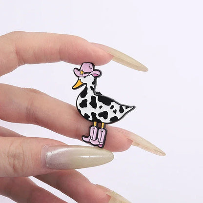 Broches Émaillées Originales Vache de Lait Mignonne Drôle et Canard, Broches Créatives de Canard Cow-boy Occidental, Badge de Revers pour Vêtements, Bijoux de Cosplay, Cadeaux pour Amis