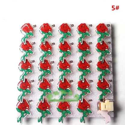 25pcs Broche Lumineux LED Clignotant Amour Fête Dessin Animé Badge Lumineux Cadeau Cosplay Noël Mariage Festival Halloween
