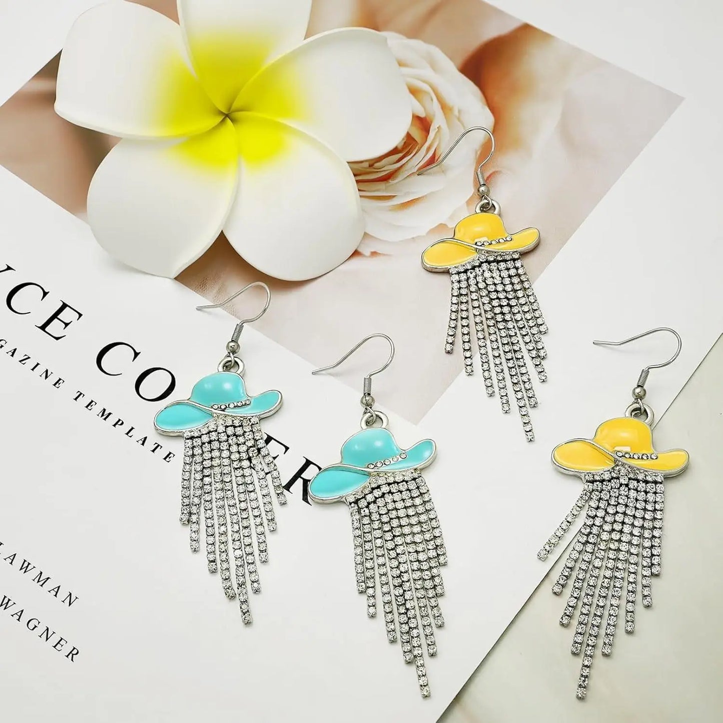 Boucles d'oreilles pendantes de cowgirl de l'Ouest, Chapeau en émail, Pendentif à pompon strass scintillant, Bijoux pour femmes pour bal, concerts country, rodéo, cow-boy
