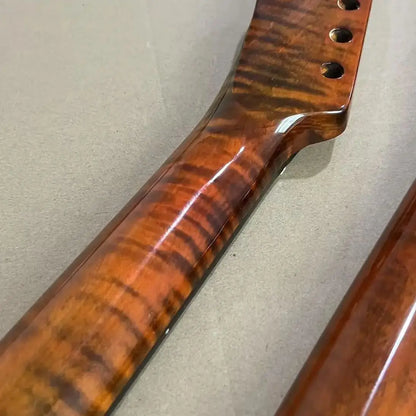 Manche de guitare en érable flammé de style TL |   Finition Sunburst |   Fretboard palissandre 22 frettes |   Cou brillant |   Échelle 25,5" talon 56 mm