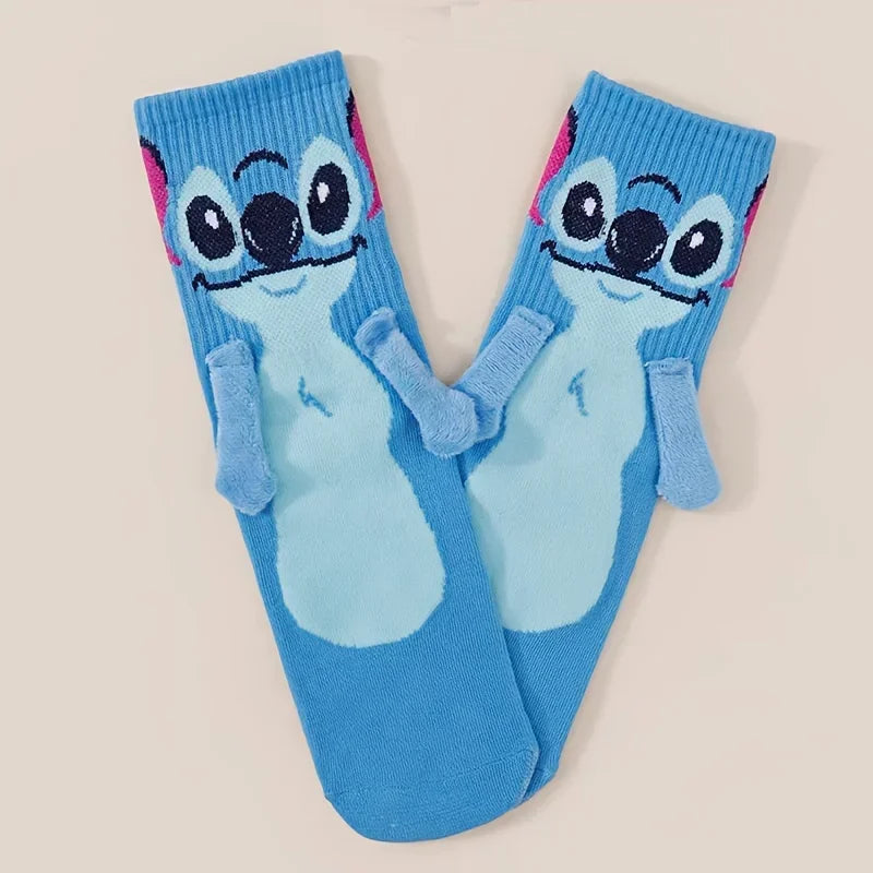 Chaussettes Main dans la main Stitch Dessin Animé Amusantes Mode Polyvalentes Douces Confortables Mignonnes Créatives Adultes enfants chaussettes antidérapantes jouets cadeaux