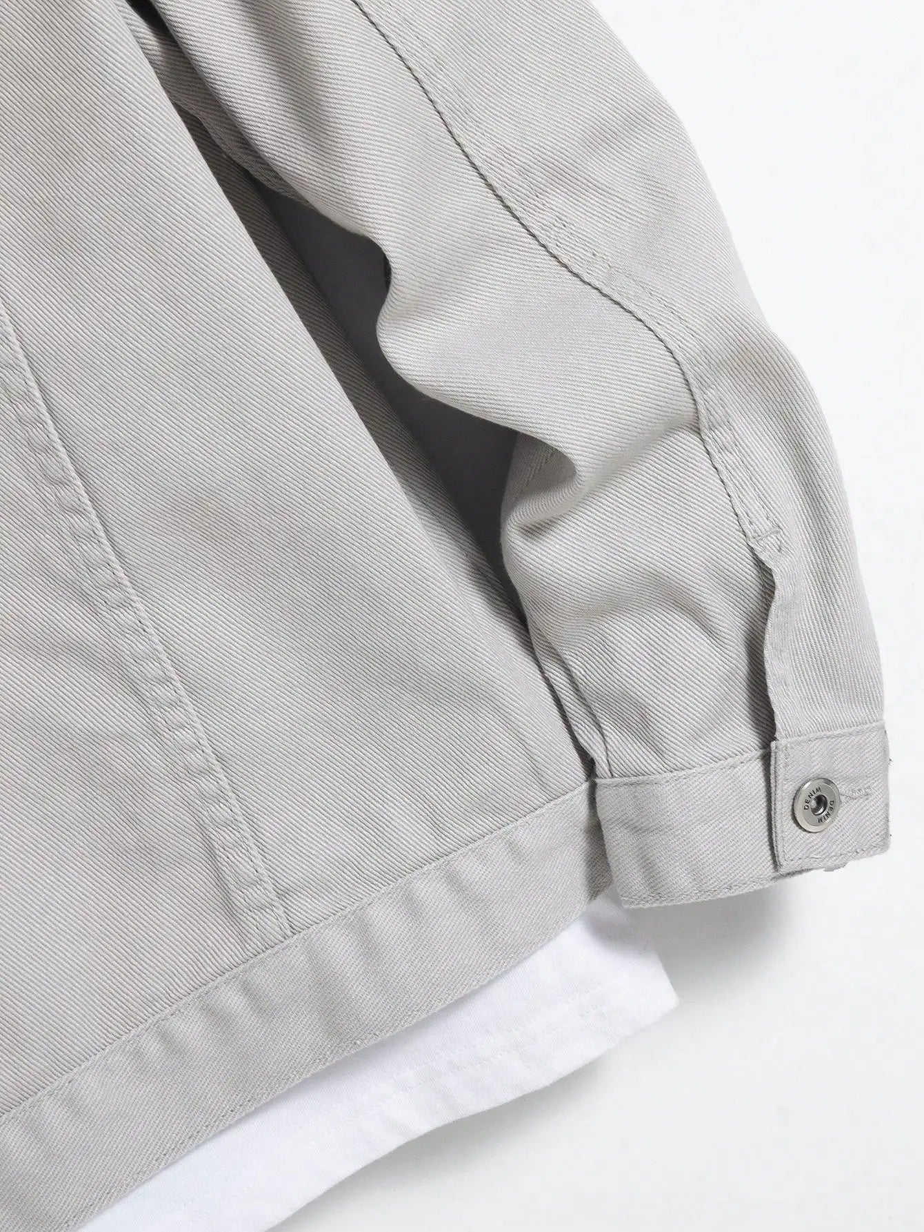 Men's denim jacket for spring and autumn. Gray denim coat. Versatile for daily casual wear. Fashionable and trendy.