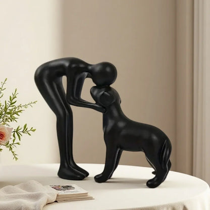 Une statue de chien noir et de propriétaire élégante et simple, un cadeau chaleureux pour les amoureux des animaux de compagnie et une décoration de table pour la maison qui n'est pas facile à casser