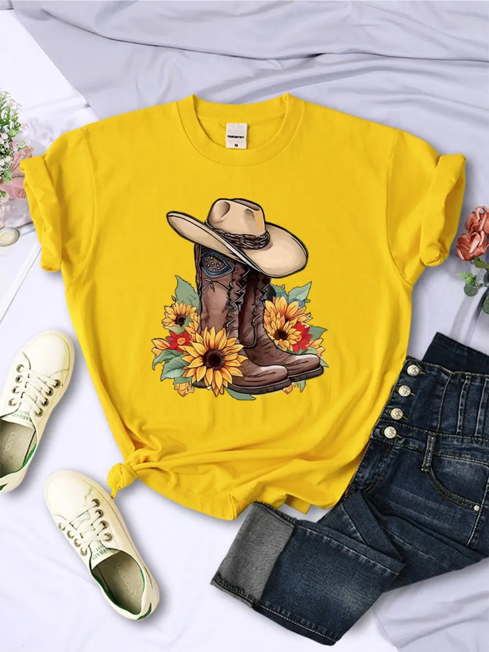T-shirt femme motif cow-boy et bottes de l'Ouest, manches courtes décontracté et à la mode, col rond, coupe ample, vêtement de ville quotidien