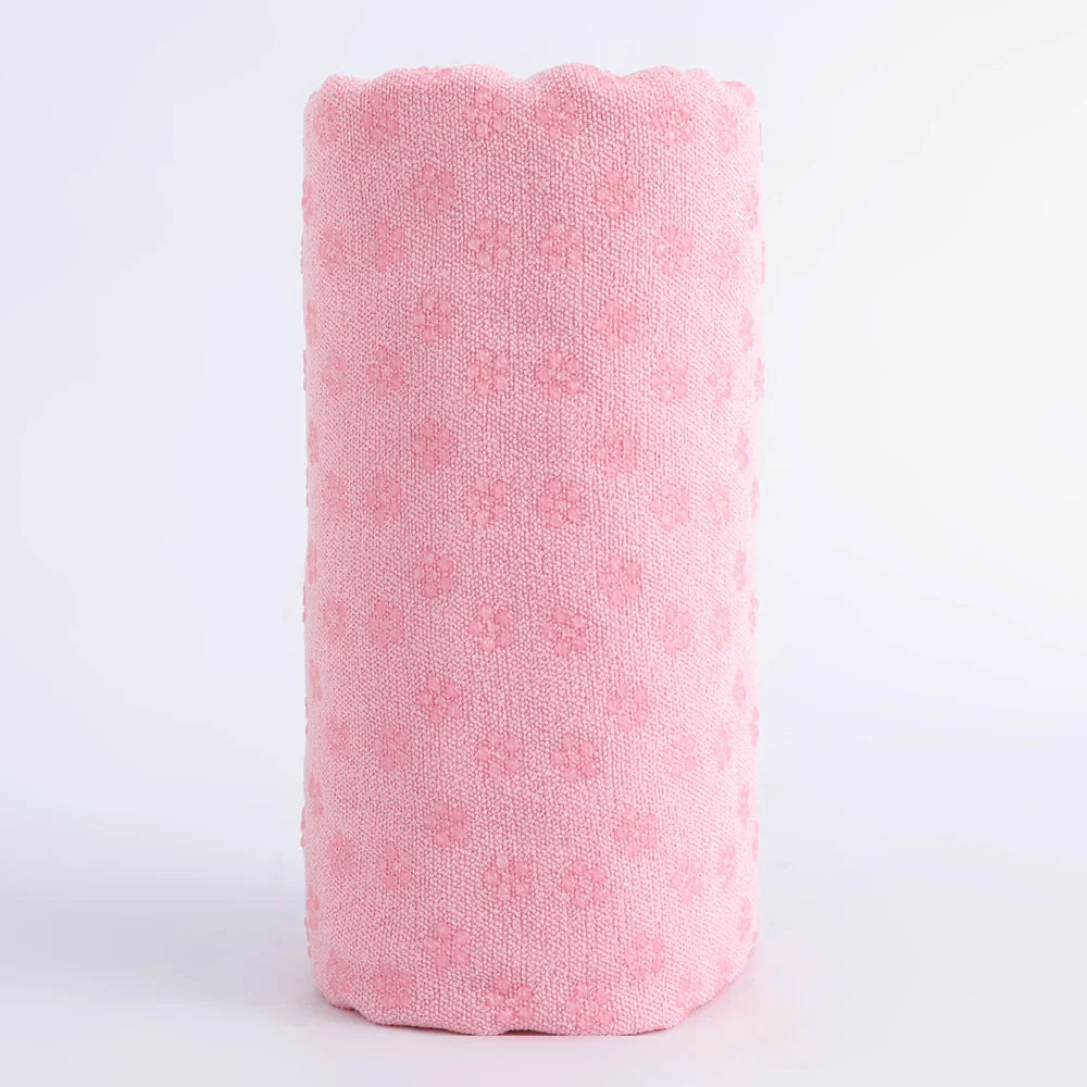 Yoga towels, hot and spicy yoga mat towels Featuring grip points to absorb sweat and prevent slipping, suitable for hot yoga, Pi
