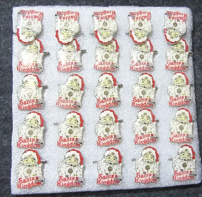 25pcs Broche Lumineux LED Clignotant Amour Fête Dessin Animé Badge Lumineux Cadeau Cosplay Noël Mariage Festival Halloween