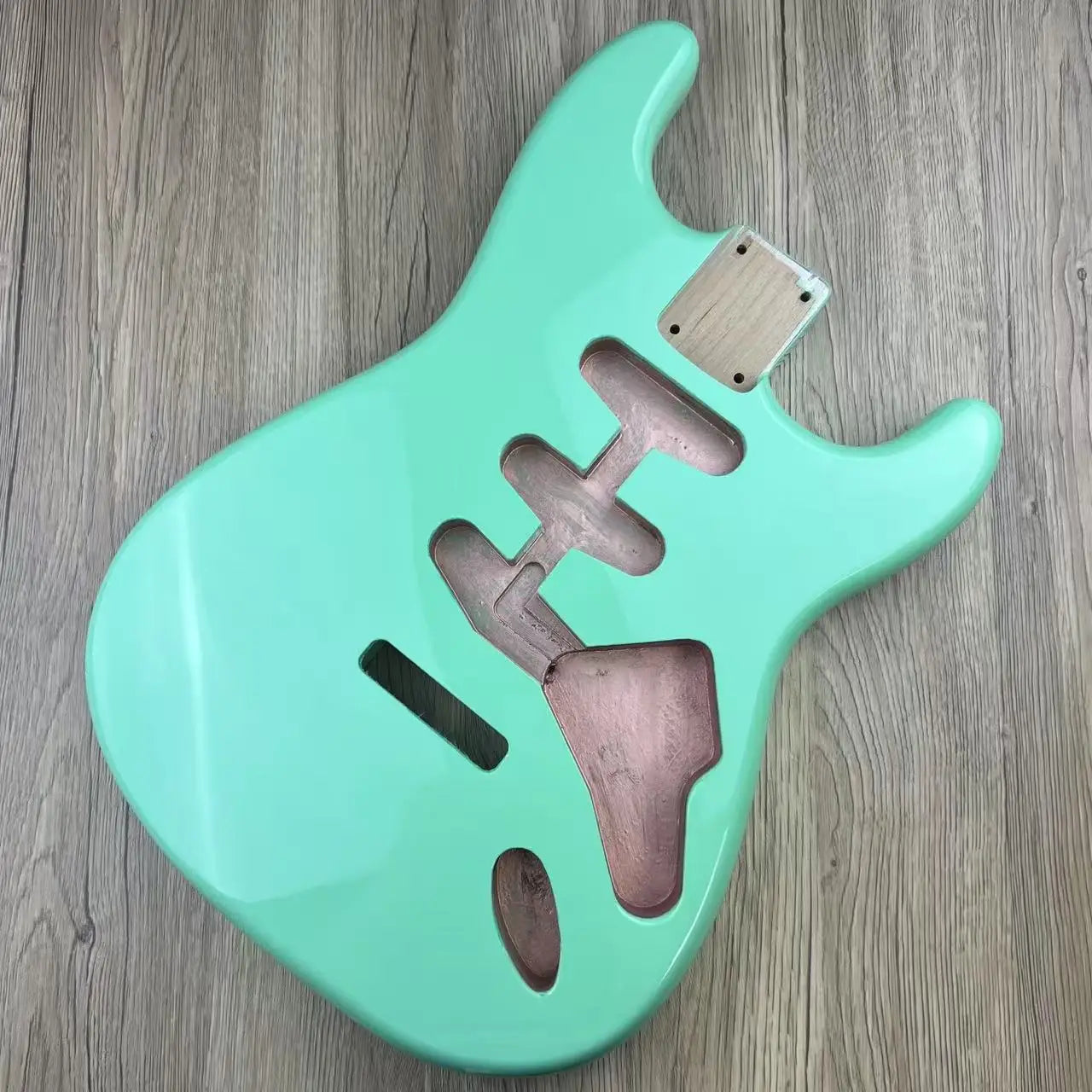 Corps de guitare électrique Alder ST - Finition polyester brillant vert métallisé |   Pièce de rechange pour Stratocaster |   Buildi de guitare bricolage