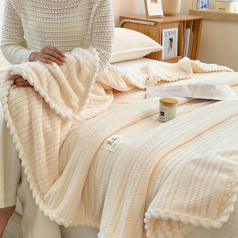 Category A Thickened Jacquard Velvet Autumn Warm Winter Blanket Soft Delicate Warmth Sofa Blankets for Thorw Comfortable Duvet