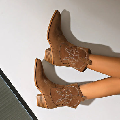 Nouvelles Chaussures Brodés à Bout Pointu Bottes de Chevalier à Talon Épais Bottes Courtes de Cowboy Western Rétro à Enfiler Botas De Mujer 2025