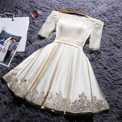 Élégantes robes de soirée épaules dénudées courtes en satin ligne A robe de cocktail avec demi-manches robe de soirée robes de bal