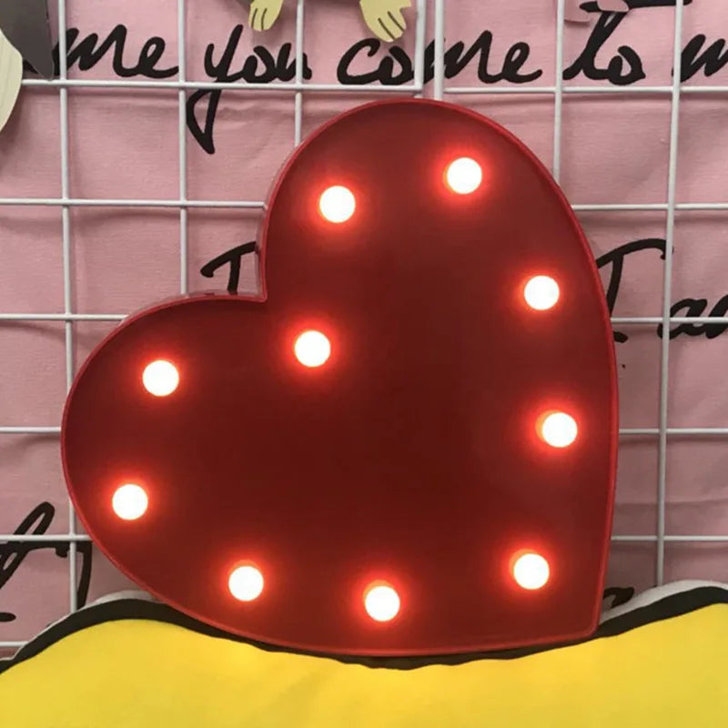 Lumière LED décorative avec lettre en forme de cœur pour la Saint-Valentin