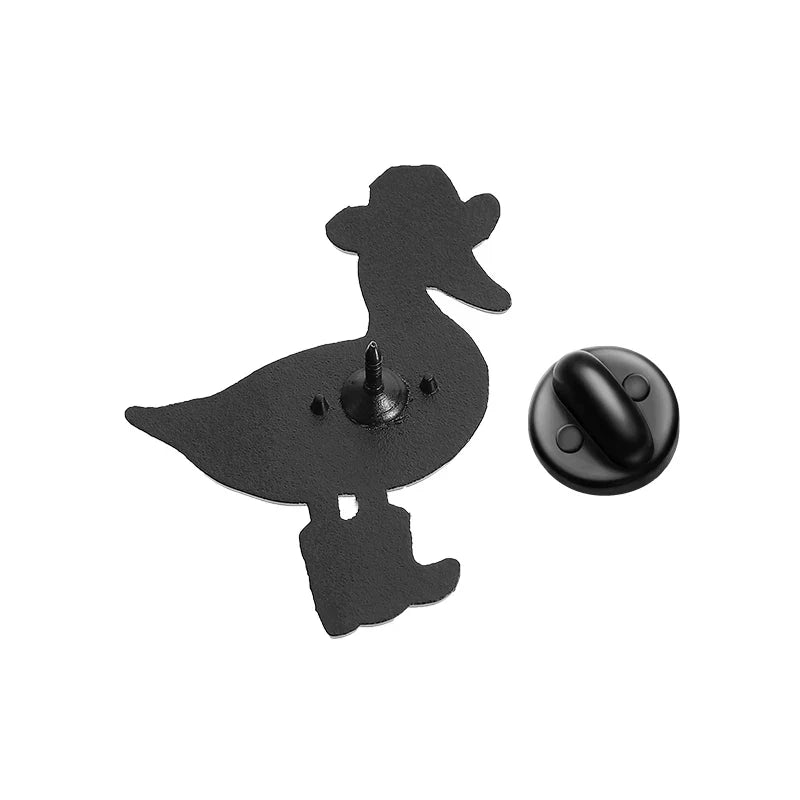 Broche en émail de canard de vache rose, bottes de Cowboy de canard occidental, broche d'animal d'oie idiot, Badge de revers, bijoux amusants, cadeau pour amis