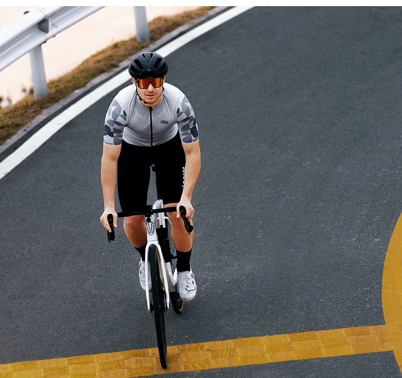 Lameda vêtements de cyclisme été hommes à manches courtes séchage rapide respirant maillot de cyclisme Shorts de cyclisme ensemble de sangles pour hommes