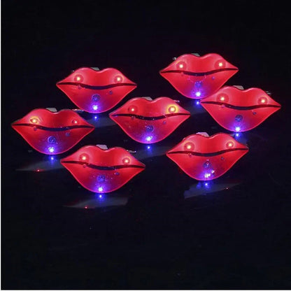 25pcs Broche Lumineux LED Clignotant Amour Fête Dessin Animé Badge Lumineux Cadeau Cosplay Noël Mariage Festival Halloween