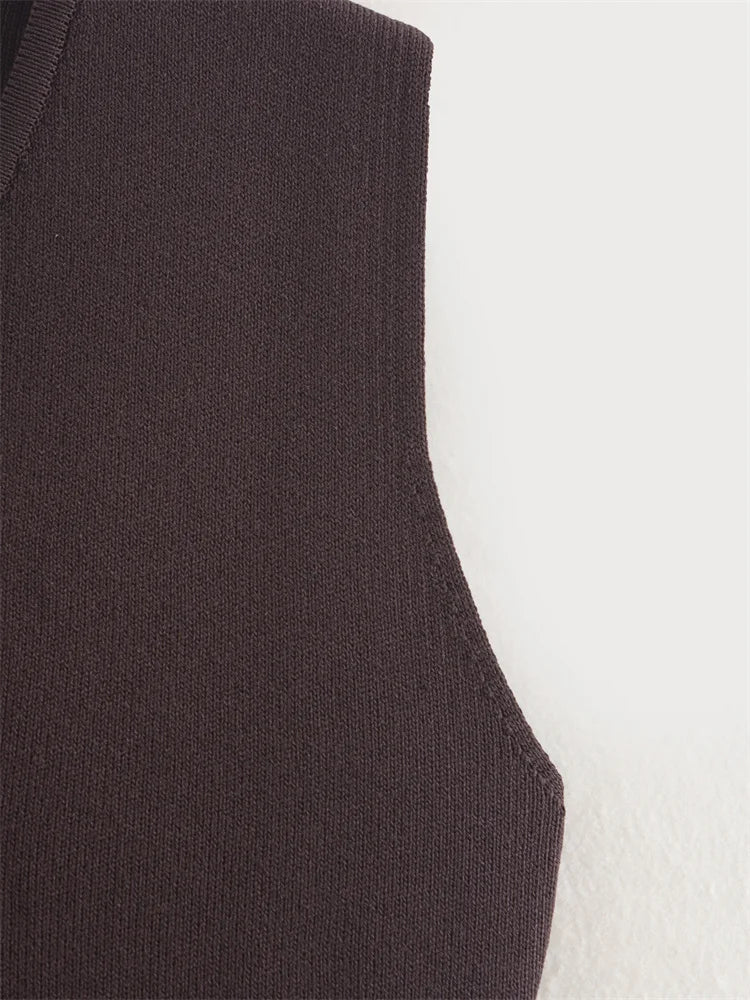Zevity New Women Fashion V Neck Sleeveless Golden Buttons Knitted Vest Sweater Female Chic Solid Color Slim Cardigan Tops LS6273