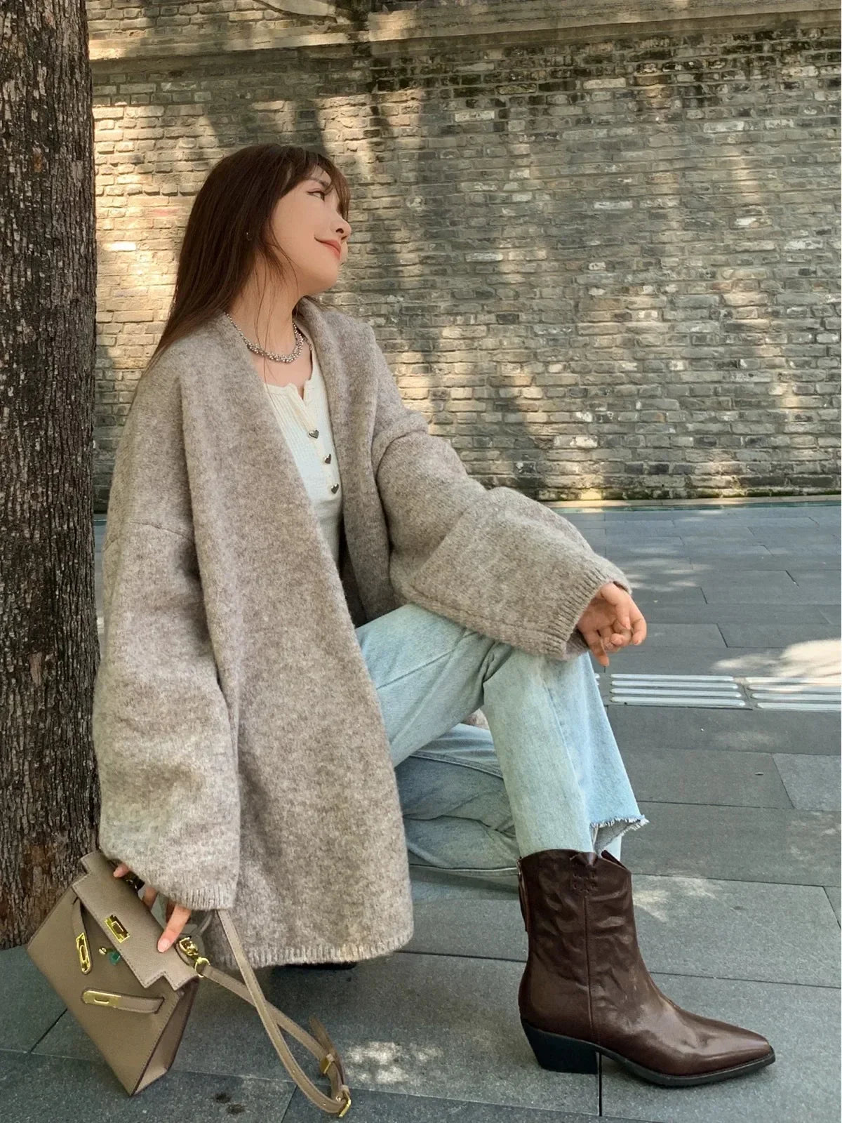 Designer Brand Cowhide Fashion Pointy V-cut Retro Cowboy Boots with Thick Western Ankle Boots for Women Hot Selling