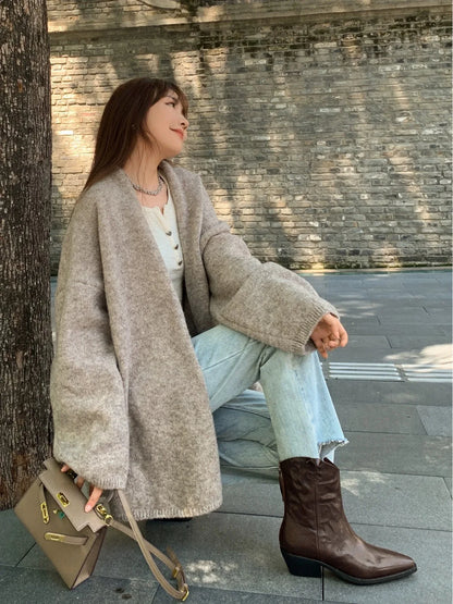 Designer Brand Cowhide Fashion Pointy V-cut Retro Cowboy Boots with Thick Western Ankle Boots for Women Hot Selling